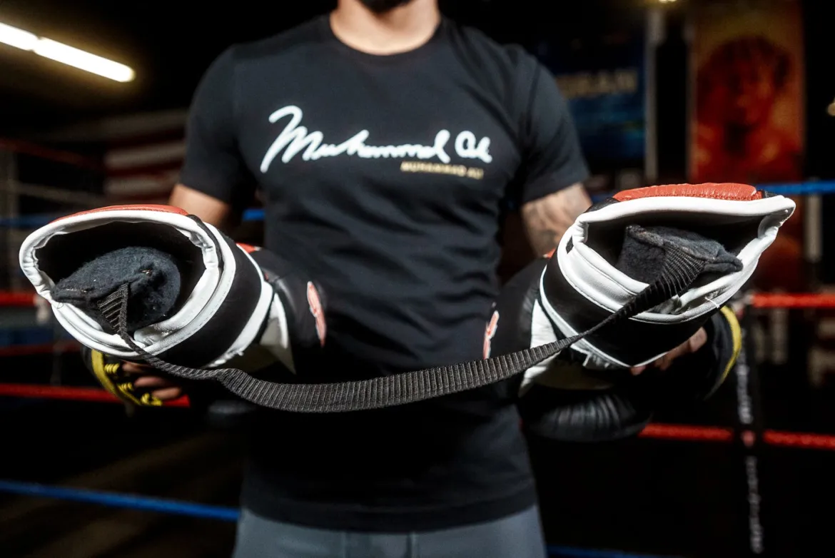 TITLE Boxing Bag Glove Workout Bundle