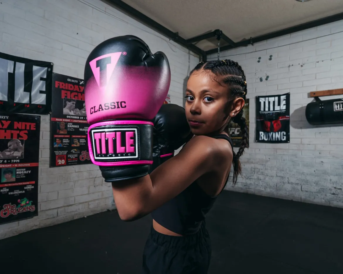 TITLE Classic Crusade Boxing Gloves