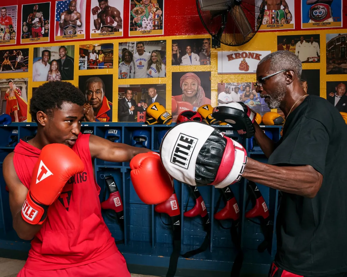 TITLE GEL World Contoured Punch Mitts